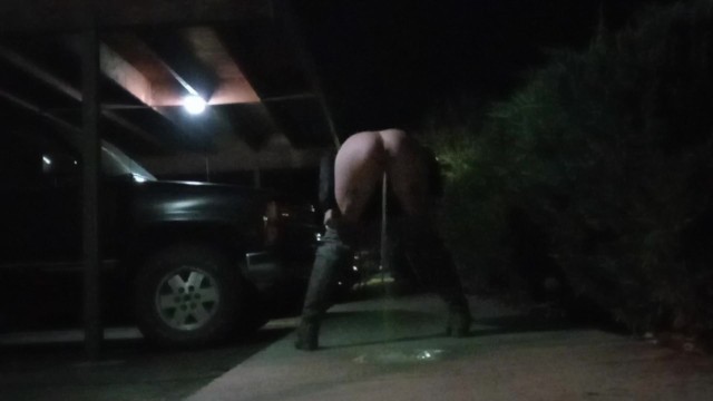 Quick Desperate Power Piss in Parking Lot!